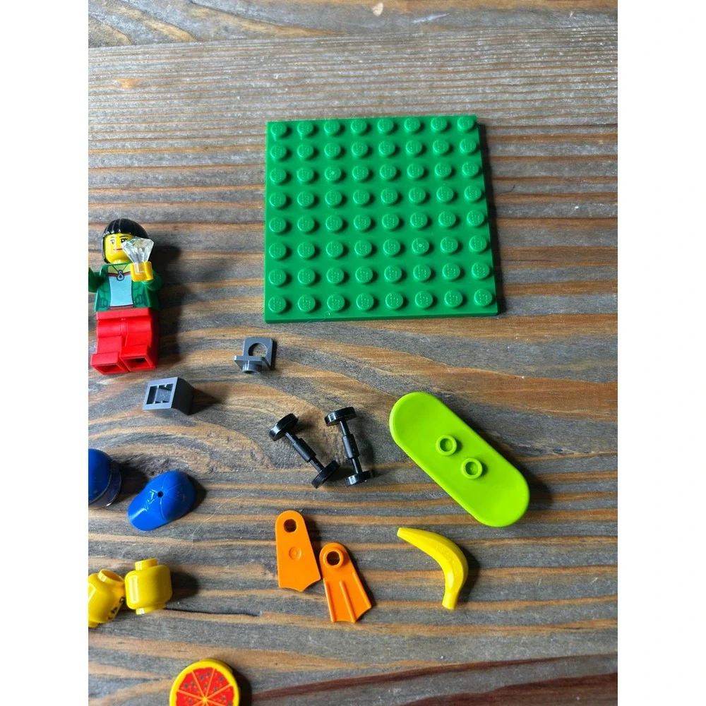 LEGO Minifigures‎ Lot of 3 Police, Robber, Girl with Diamond people